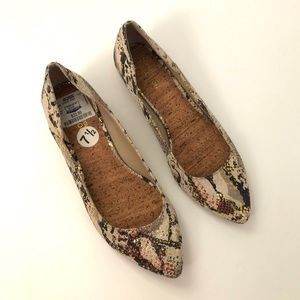 Kenneth Cole Reaction Snakeskin Point Toe Shoes